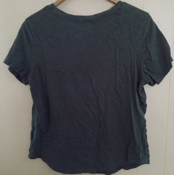 Old Navy Dark Gray Everywear Tee With Vibrant Floral Graphic And Rounded Hem SzM - Picture 2 of 4